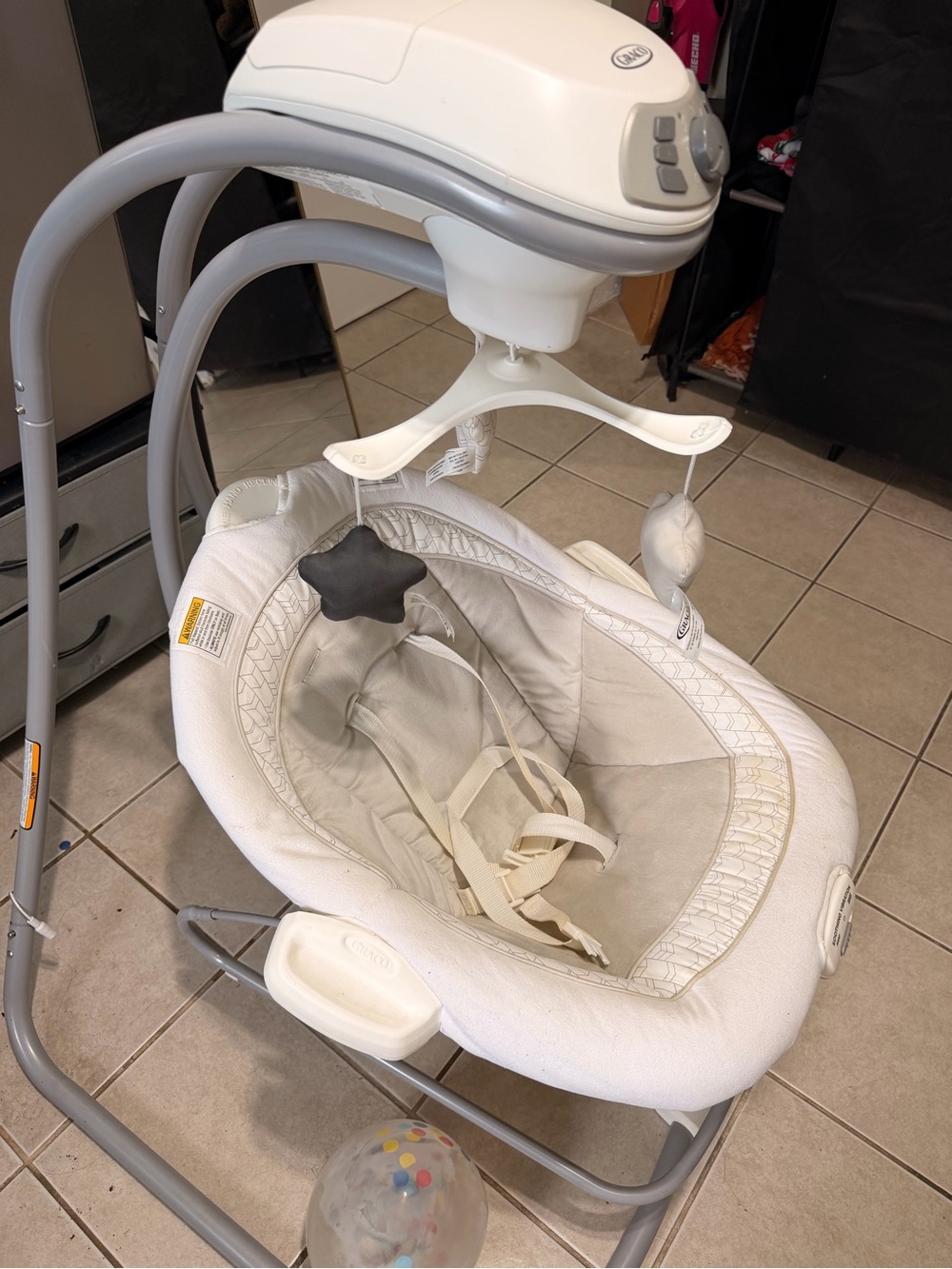 Graco Cream Baby Swing Seat - Soft Neutral Infant Swing - Picture 3 of 4